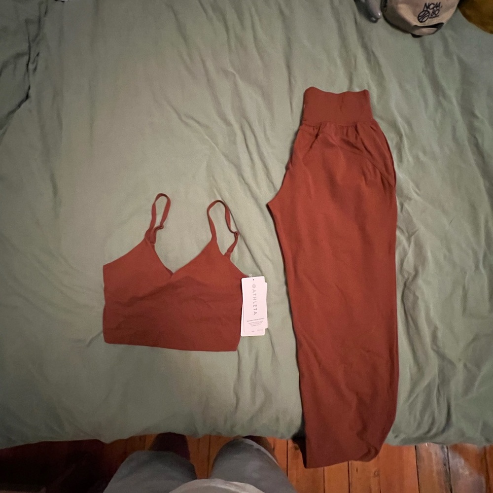 Athleta Salutation Jogger (Med) & Elation Crop V-Neck Crop Top A-C (Small) set